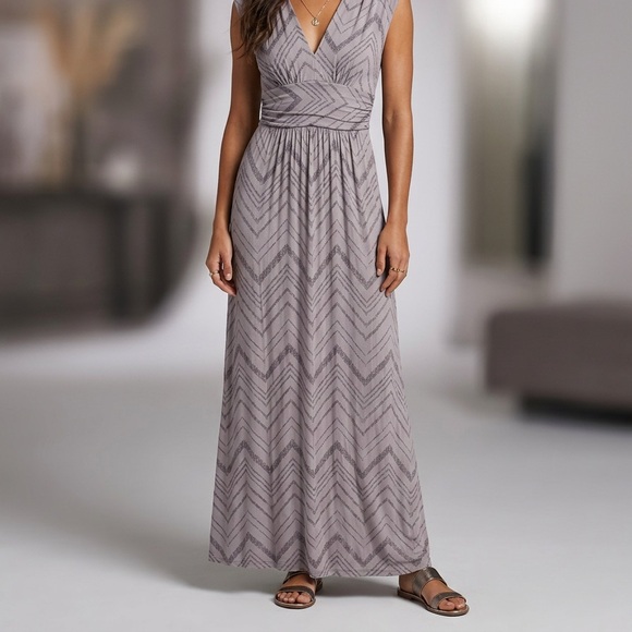 The Goddess Chevron Herringbone Maxi Dress - Picture 3 of 5